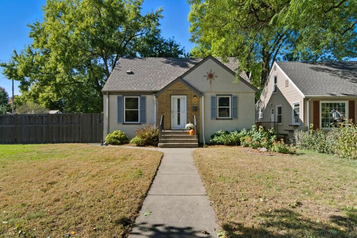 Property Photo: 2852 Hampshire Avenue S MN 55426