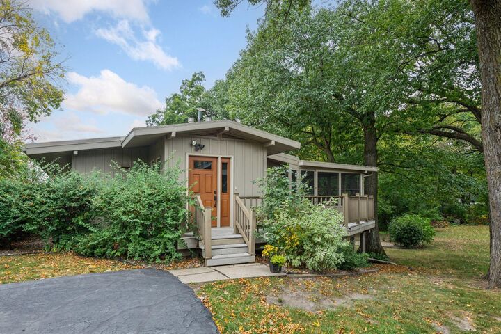 Property Photo: 9460 Shady Lane MN 55318