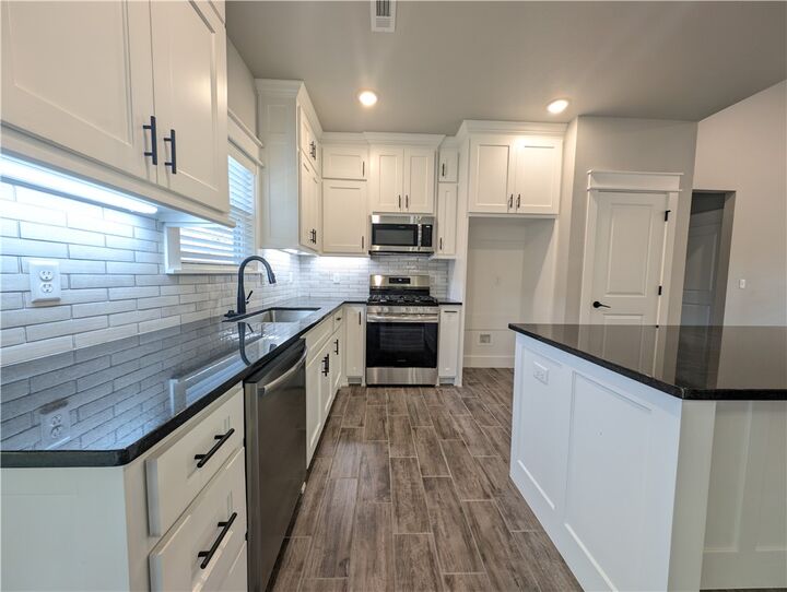 Property Photo: 9 Langholm Circle AR 72715