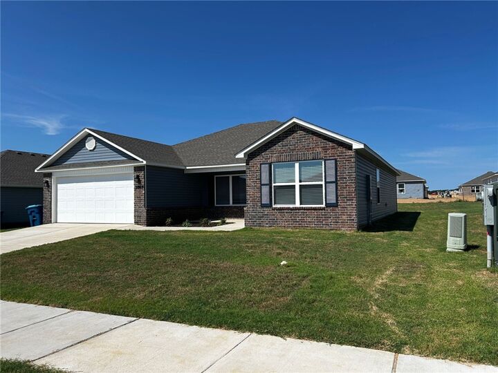 Property Photo:  2809 Elliott Street  AR 72751