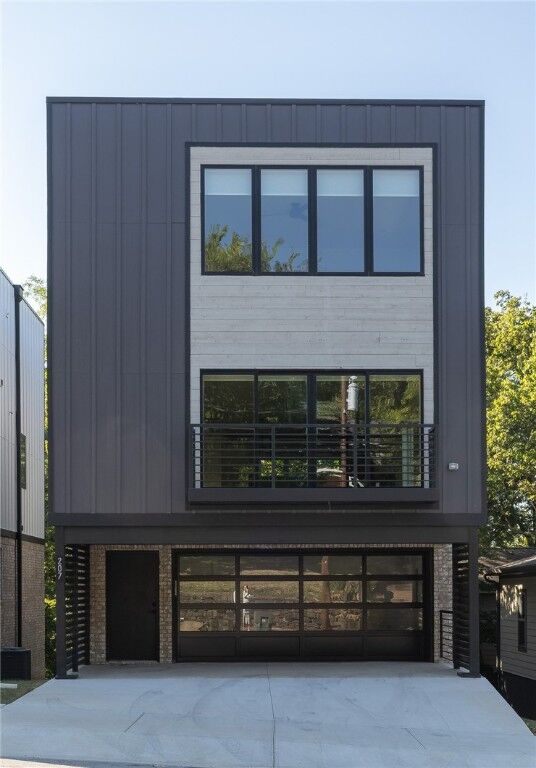 Property Photo: 207 W Lafayette Street AR 72701