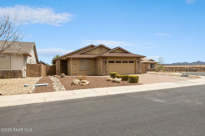 Property Photo:  317 N La Paz Street  AZ 86327