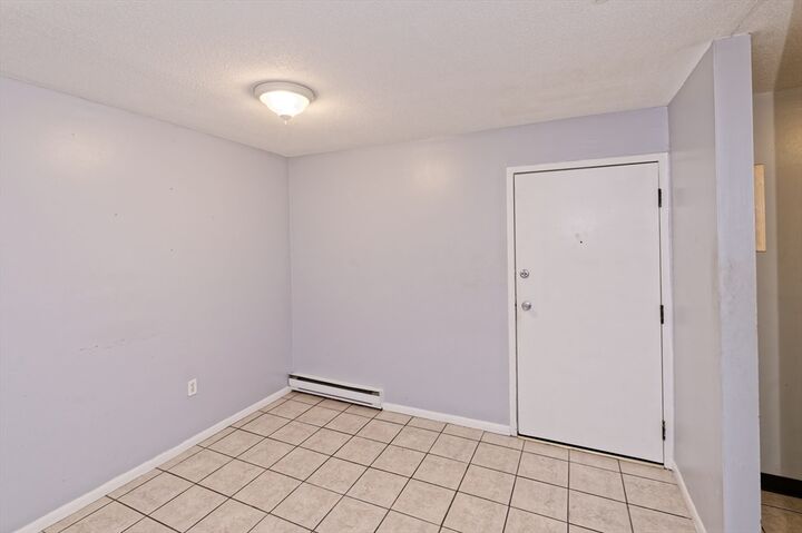 Property Photo: 17 Weld Street 32 MA 01702