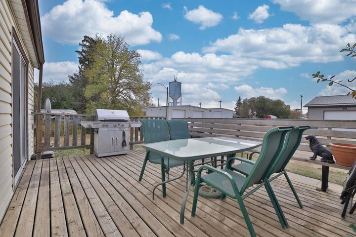 Property Photo:  126 Alberta Street  AB T0B 3L0 