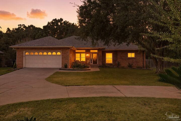 Property Photo: 3108 Sonya St FL 32571