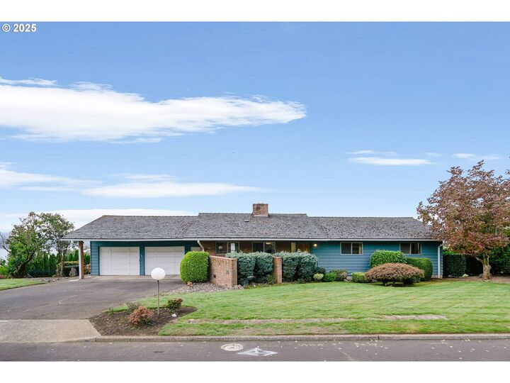 Property Photo:  8916 NW Lakecrest Ave  WA 98665 