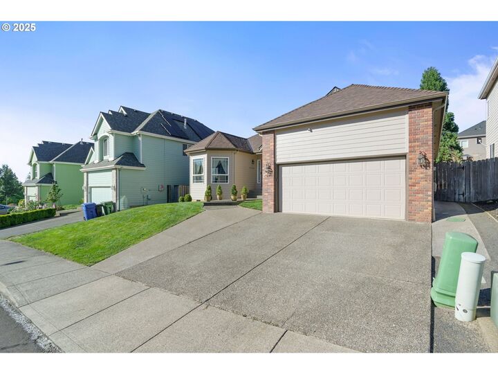 Property Photo: 17063 SE Macanudo St OR 97089