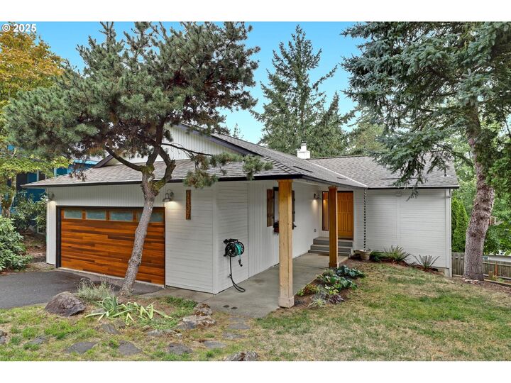 4407 SW Stephenson St  Portland OR 97219 photo