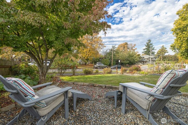 Property Photo:  1342  Franklin St  WA 98225 