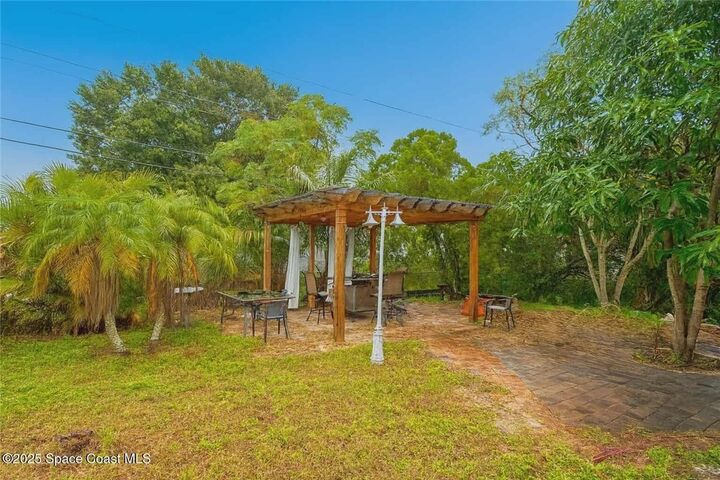 Property Photo: 1112 Broadmoor Drive FL 32922