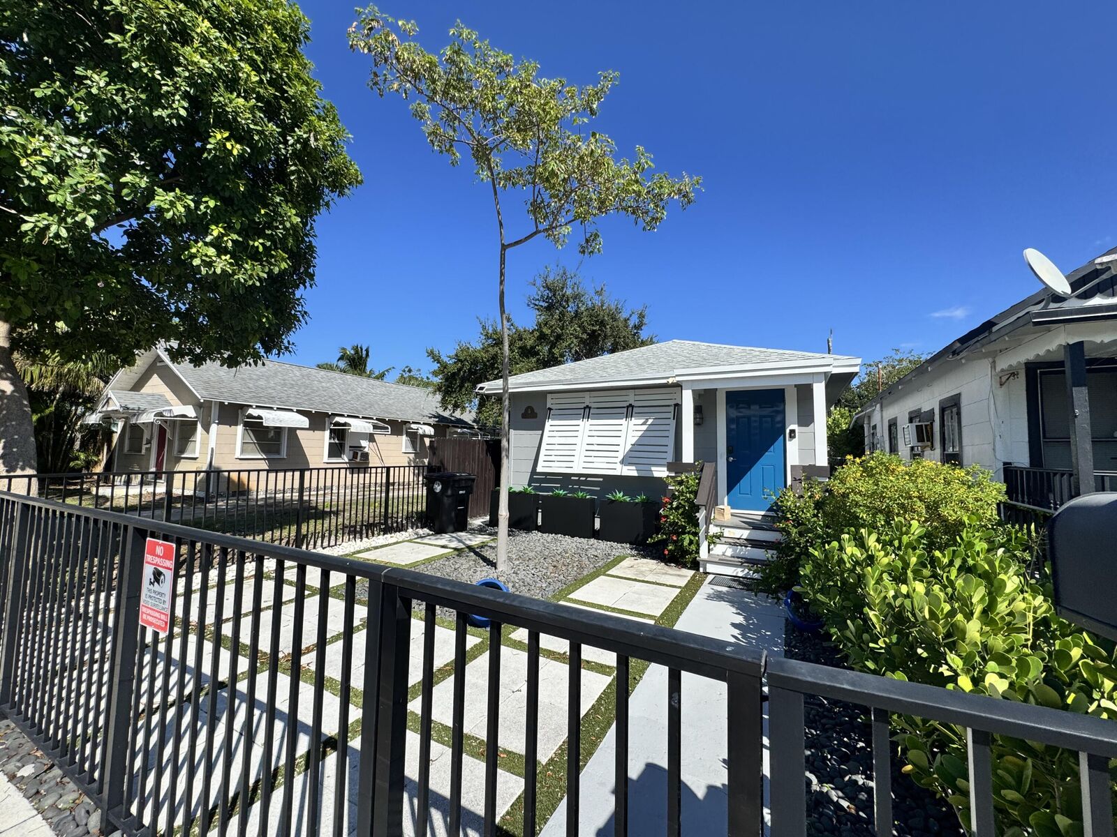 Property Photo:  322 S L Street Front  FL 33460 