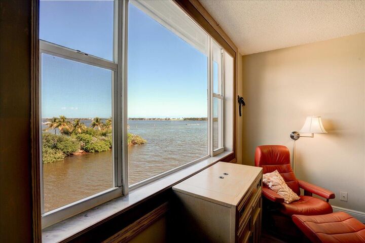 Property Photo: 1820 New Palm Way 402 FL 33435