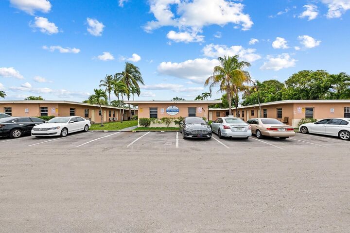 825 NW 10th Terrace 12  Fort Lauderdale FL 33311 photo
