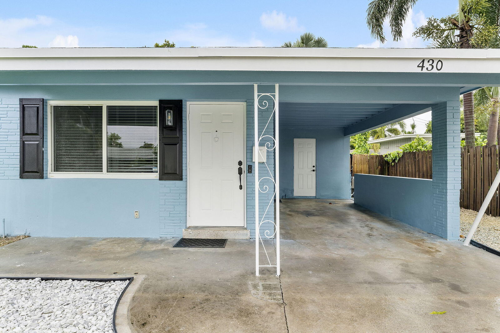Property Photo: 430 NE 49th Street FL 33334