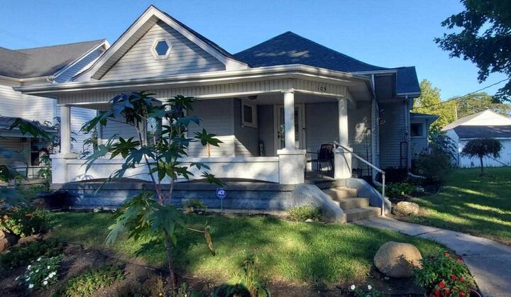 Property Photo:  109 N 4th Street  IN 47330 