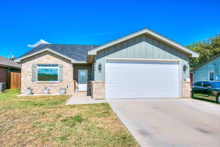 Property Photo:  2908 Houston St  TX 76901 