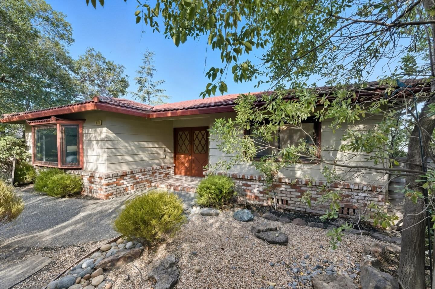 Property Photo:  629 California Way  CA 94062 