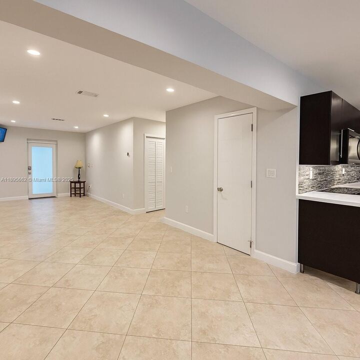 Property Photo: 9510 SW 45th St FL 33165