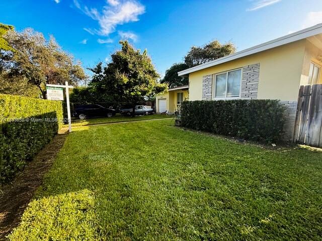 Property Photo: 13075 NE 4th Ave FL 33161