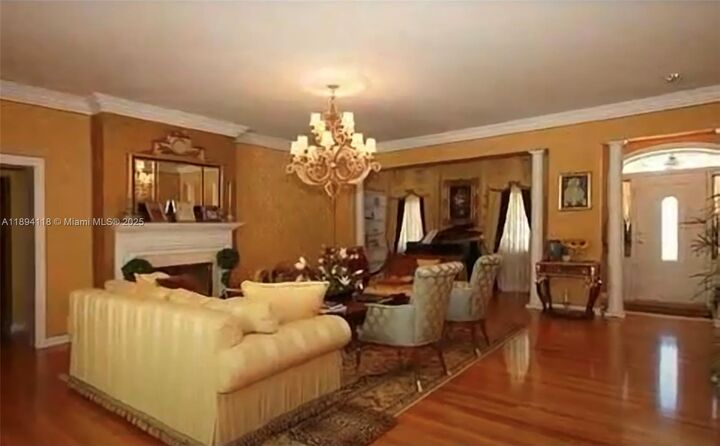 Property Photo: 2301 Alhambra Cir FL 33134
