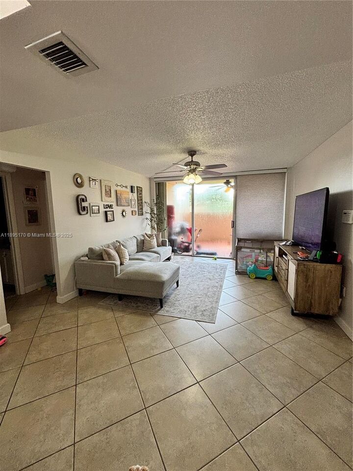 10425 SW 112th Ave 113  Miami FL 33176 photo