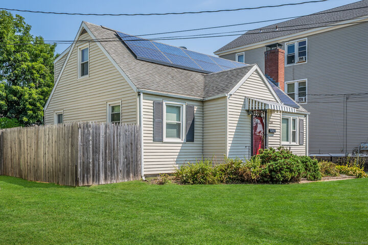 Property Photo: 114 Linden Street CT 06051