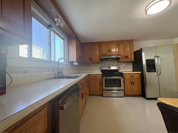 Property Photo:  