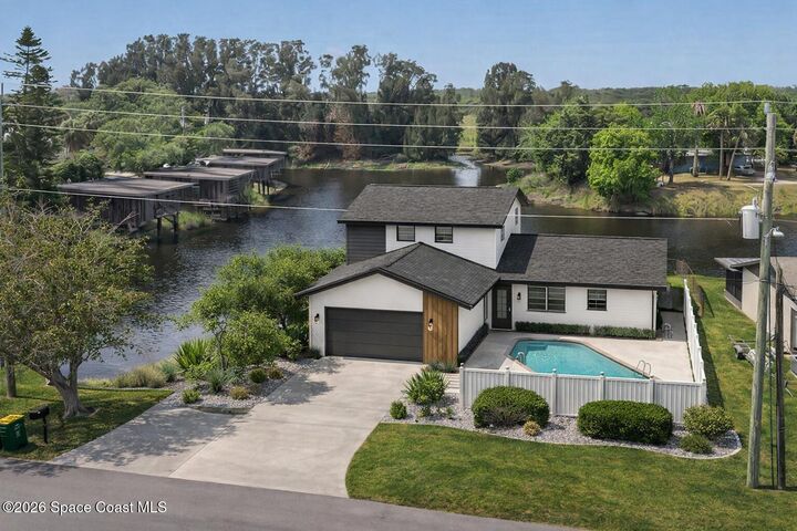 Property Photo: 850 Cardinal Road FL 32926