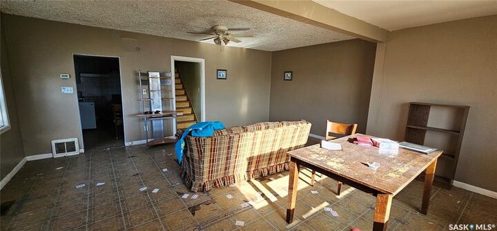 Photo de la propriété:  102 3rd Avenue E  SK S0A 1W0 