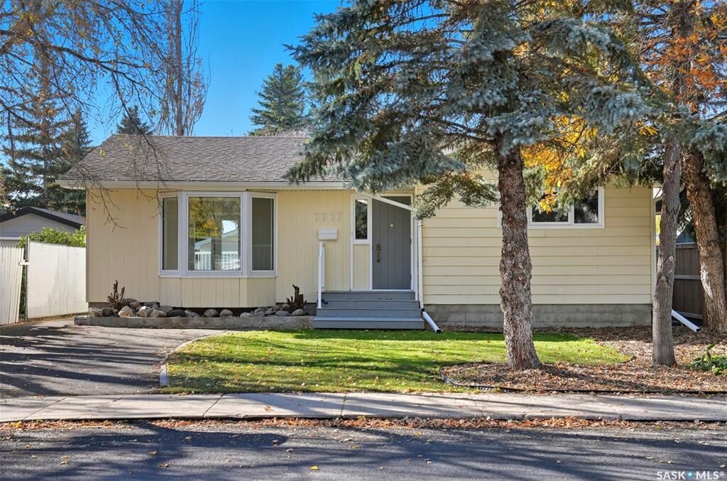 Property Photo: 1317 Elevator Road SK S7M 3X3