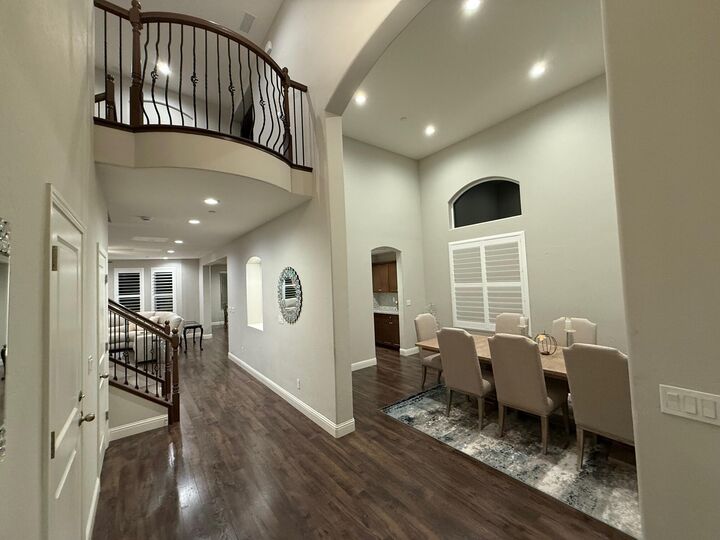 Property Photo: 1621 W Sedona Avenue CA 93291