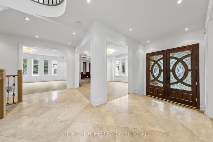 Photo de la propriété: 125 Kingsdale Avenue ON M2N 3W5