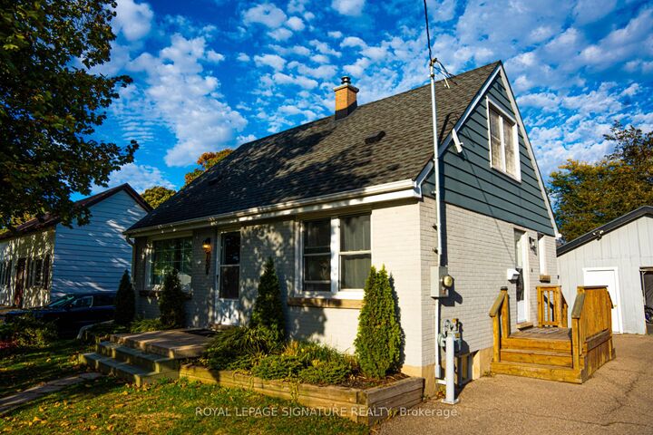 Property Photo:  73 Bee Street  ON N4S 3Z2