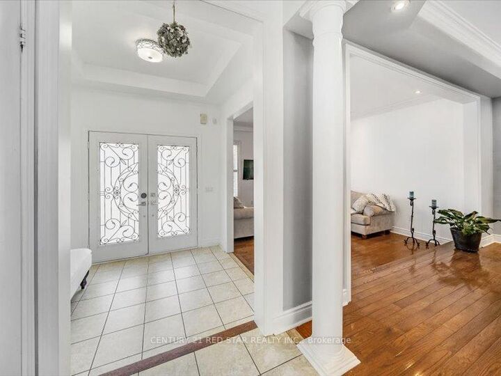Property Photo: 31 Eiffel Boulevard ON L6P 1V9