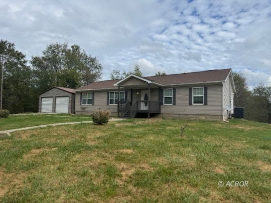 Property Photo: 21170 St Rt 93 OH 43138