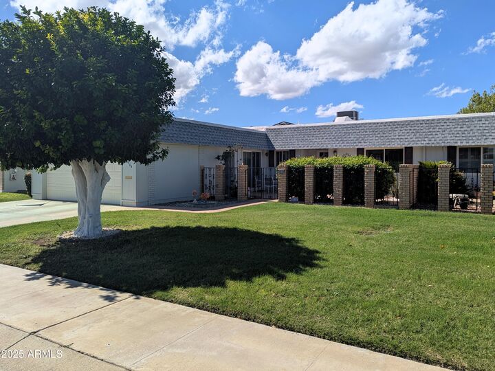 Property Photo:  10509 W Roundelay Circle  AZ 85351 