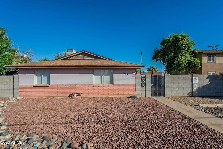 Property Photo: 2608 W Ocotillo Road AZ 85017