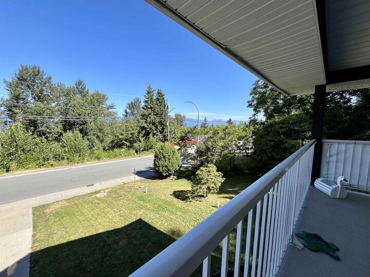 Photo de la propriété: 5800 Jinkerson Road BC V2R 0C8
