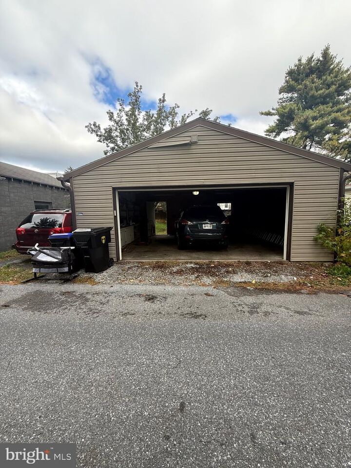 Property Photo: 2749 Boas Street PA 17103