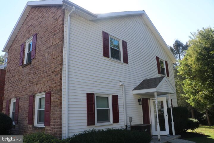 Property Photo: 1147 Nanroc Dr PA 17055
