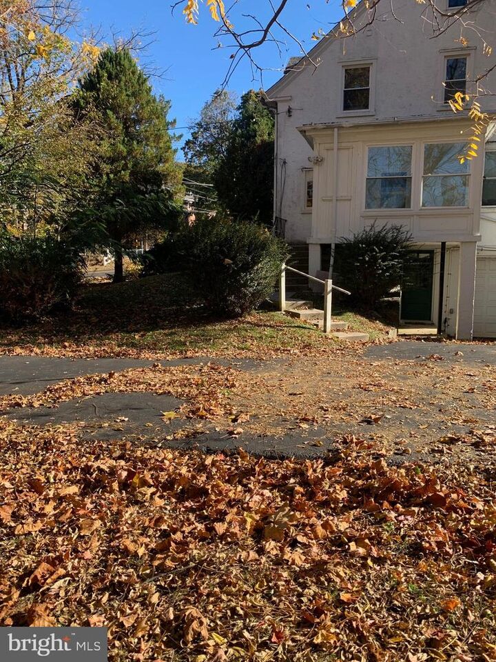 Property Photo: 100 S Valley Road 1B PA 19301