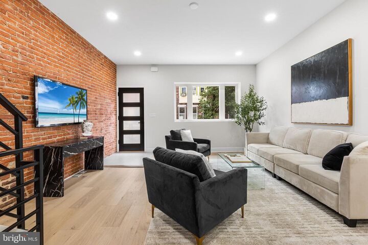 Property Photo: 1604 S 8th Street PA 19148