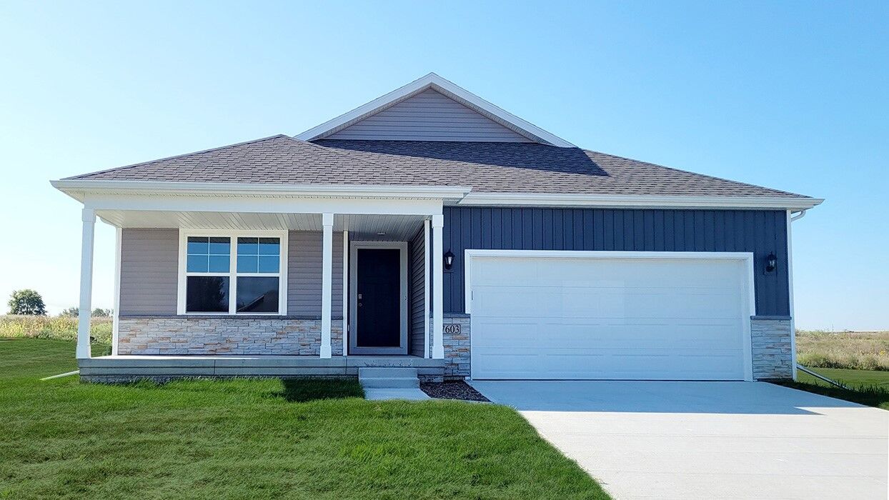 Property Photo: 3434 Craven Drive IA 52241
