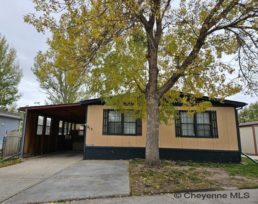 Property Photo: 813 Covered Wagon WY 82007