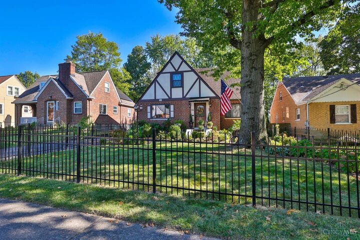 Property Photo: 3435 Locust Lane OH 45238