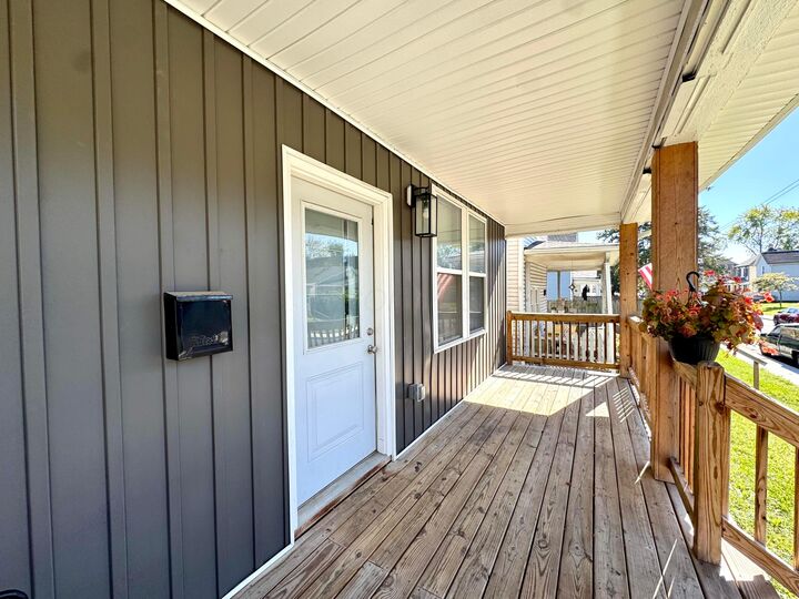 Property Photo: 448 S Warren Avenue OH 43204