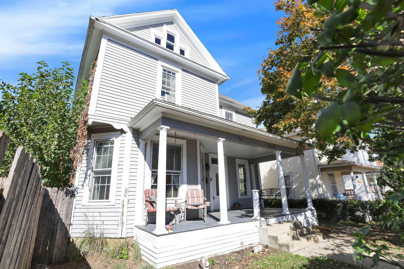 Property Photo: 629 E Wheeling Street OH 43130