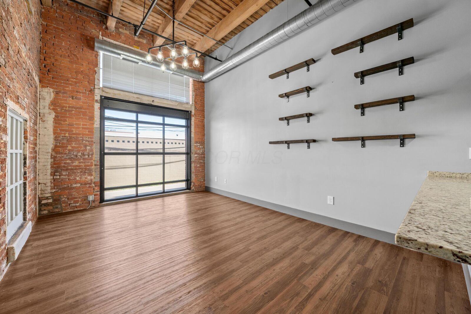 Property Photo: 570 S Front Street OH 43215