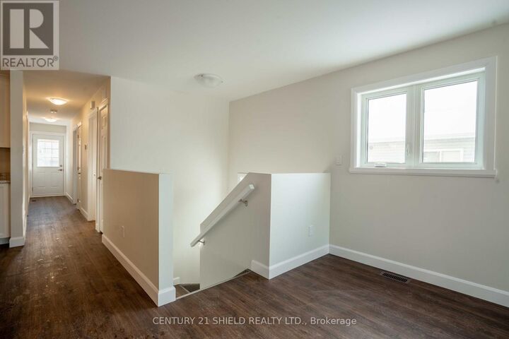 Property Photo:  301 Kooiman Avenue  ON K6J 0C4