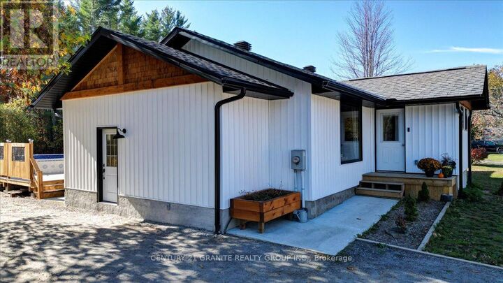 Property Photo: 71 Pinegrove Street ON K0L 1C0